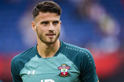 Born 6 march 1994) is a dutch professional footballer who plays as a centre back for serie a club lazio, on loan from premier league club southampton, and the netherlands national team. 'Ook Wesley Hoedt op het lijstje bij AZ' • AZFanpage