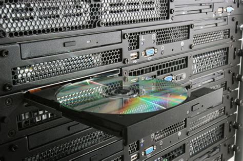 Server Deployment And Upgradation Services कंप्यूटर सर्वर Robust