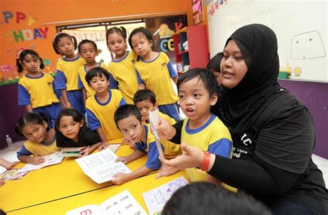 Disebabkan tekanan untuk memastikan pelajar dapat mengikuti pelajaran darjah satu yang agak terkehadapan. 7 Sifat Guru Tadika Terbaik Yang Ibu-Bapa Mahu!