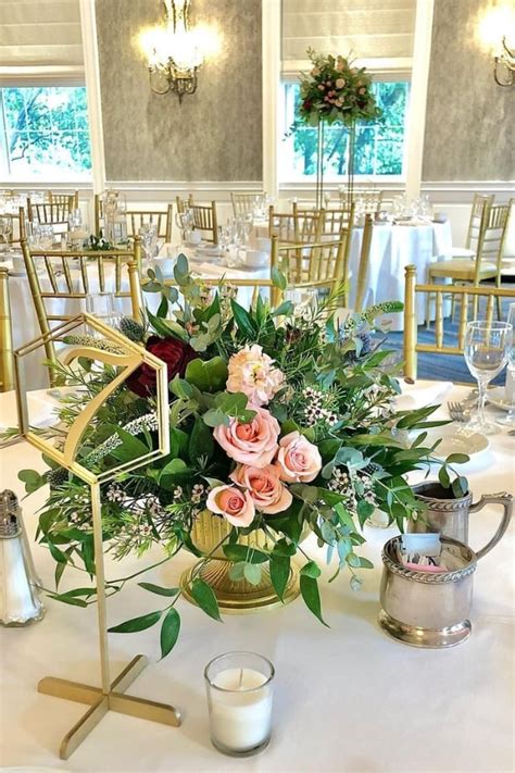 7 Gold Wedding Theme Ideas to Make Sparkling Golden Memories - Prairie Hive