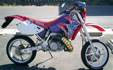 Honda cg 125 is a perfect tough roadmaster for all kinds of roads and never lets you down when it overall bike is good i am not facing any type of problem. Review of Honda CRM 250 R CRM-250 Rp: pictures, live ...