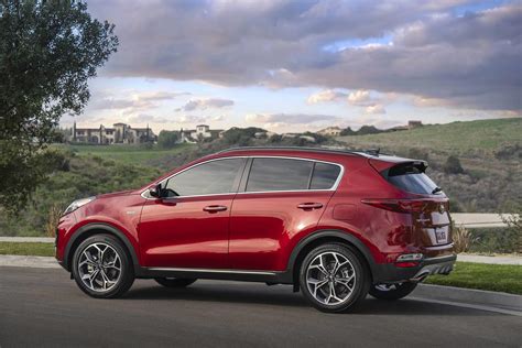 Kia has unveiled the first look at the 2023 sportage and oh boy, it's a good one. 2021 Kia Sportage News and Information | conceptcarz.com
