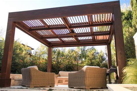 While the pergola posts and frame are all vital to the pergola's existence, it is the rafters (slats) that really make the pergola what it is. Modern Louvered Garden Pergola Kit | Modern pergola ...