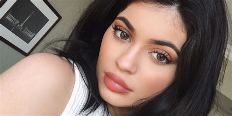 Kylie Jenners 15 Step Makeup Routine Business Insider