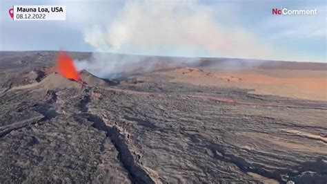 Watch Hawaiis Mauna Loa Volcano Keeps Spewing Lava Video