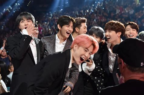 Bts jin jimin boy bands taehyung sims schöner kopf hintergründe. 11 Reasons We're REALLY Going to Miss BTS During Their ...