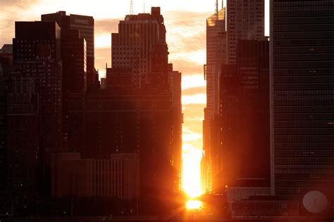 What Is Manhattanhenge And Whats The Best Time And Place For Viewing