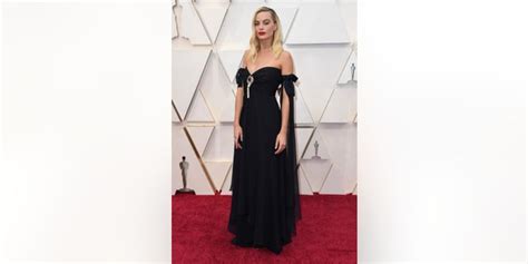 See The Stars Oscars Outfits Fox News
