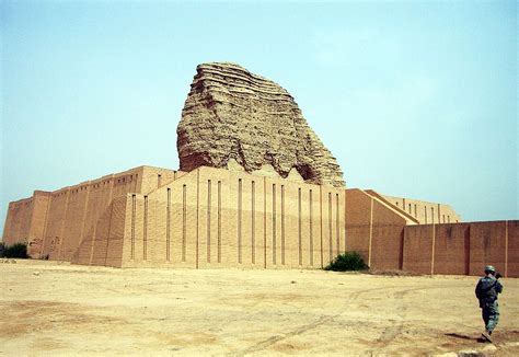 La Ziggurat De Dur Kurigalzu Aqar Quf Après Restauration à Environ