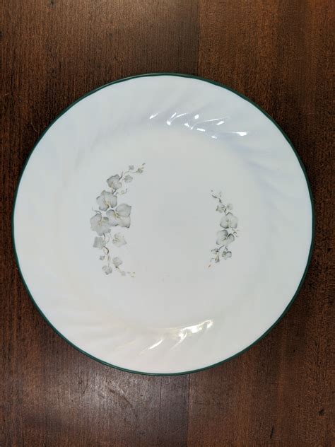 Set Of Corelle Callaway Ivy Plates Vintage Green And White Etsy