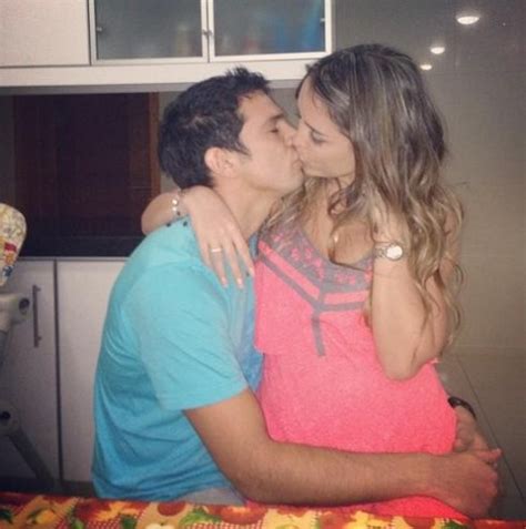 Una pareja que está en su casa es maura rivera y mark gonzález. Fotos: Maura Rivera y Mark González regresaron al país ...