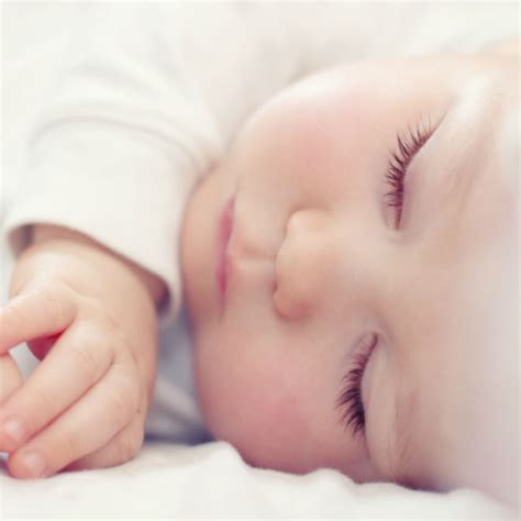 Your Guide To Safe Newborn Sleeping Habits