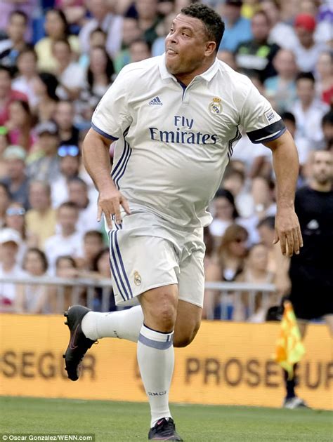 Ronaldo Displays Big Impact For Real Madrid Legends Daily Mail Online