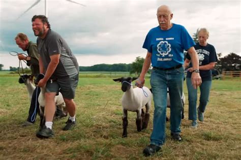 TV Veterinarian Dr Pol Starring In New Show The Incredible Pol Farm