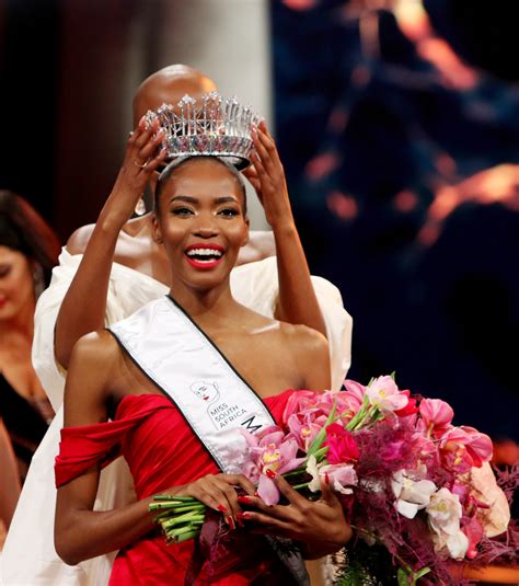 Lalela Mswane Crowned Miss South Africa Sedibeng Ster