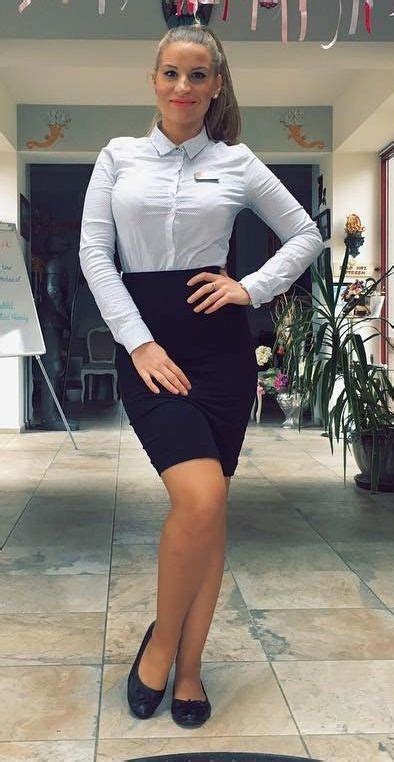 Waitresses In Black Skirt And White Shirt 31 In 2019 Waitress Outfit Shirts Skirt Outfits