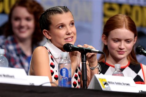 Millie bobby brown and sadie sink acted out scenes from frozen on the set of stranger things. File:Millie Bobby Brown & Sadie Sink (36046777612).jpg - Wikimedia Commons