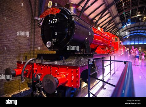 Hogwarts Express Train Warner Brothers Studio Tour The Making Of