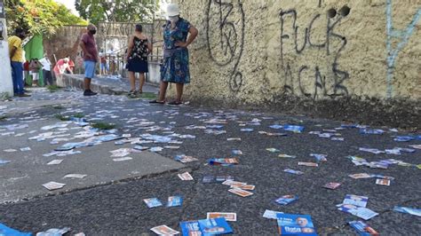 Santinhos De Candidatos Aumentam Sujeira Em Ruas De Campinas Acidadeon Campinas Política