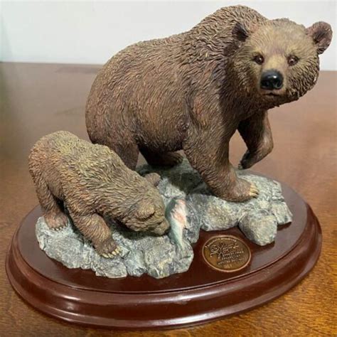 Hallmark Galleries Majestic Wilderness Collection Grizzly W Cub