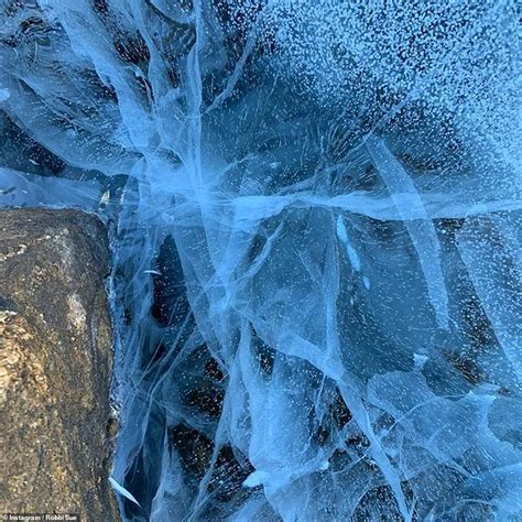 Stunning Ice Sculptures On The Surfaces Of Lakes Inside Colorados