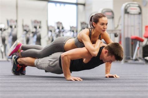 Couple Workouts Exercice En Couple Couples Sportifs Programmes D Entraînement Physique