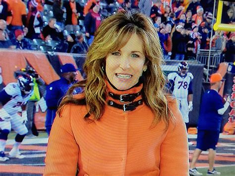 Suzy Kolber On Espn Nfl Monday Night Countdown Women Hair Beauty