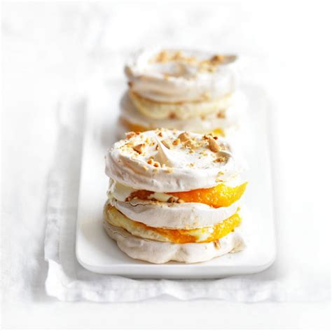 Sift 3 tablespoons cocoa powder and cinnamon over the meringue. Apricot Meringue Torte | Desserts, Sweet bakery, Cream recipes
