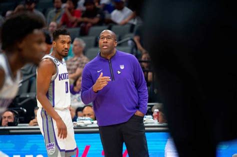sacramento kings mike brown named nba s coach of the year citi sports online