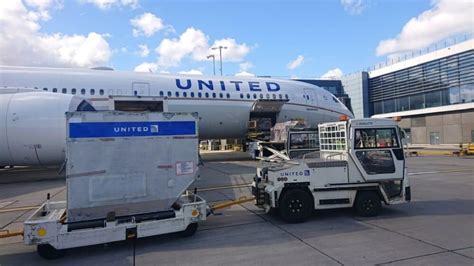 United Airlines Operates Its First Flight With Cargo In The Cabin