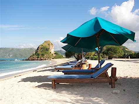 Kuta Beach Lombok Popular And Favourite Tourism In The World ~ Javatour