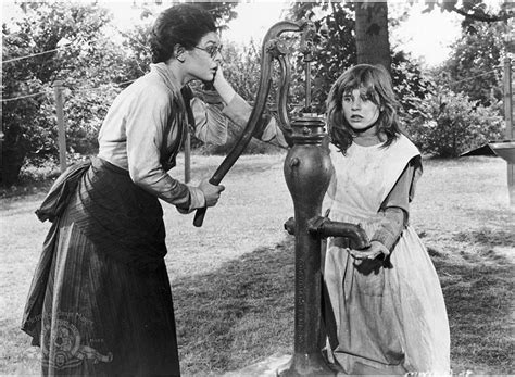 Patty Duke And Anne Bancroft In The Miracle Worker 1962 The Miracle Worker Anne Bancroft