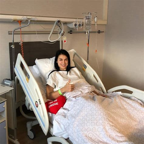 Cristina had at least 1 relationship in the past. Cristina Neagu, operată cu succes! Mesaj pentru fani ...