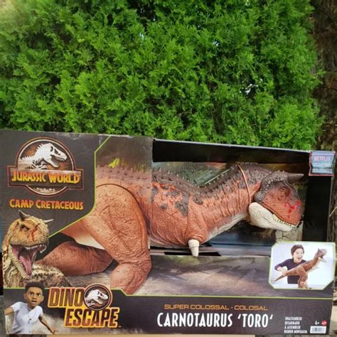 Jurassic World Camp Cretaceous Dino Escape Super Colossal Carnotaurus