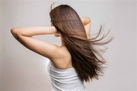 4 Cara Meluruskan Rambut Secara Alami Alodokter