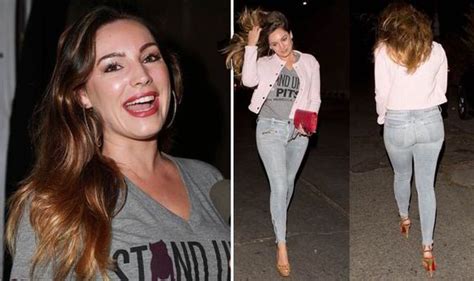 Kelly Brook Pours Her Curves Into Skin Tight Jeans Celebrity News