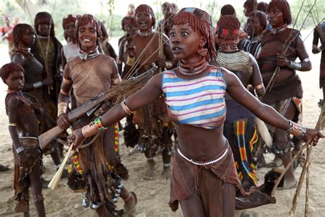 Ethiopian Tribes Hamer Women A Young Hamer Woman Begs To Flickr