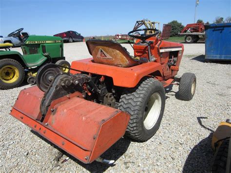 Rear Of Allis Chalmers 716 Lawn And Garden Tractor Garden Tractor