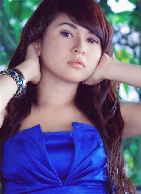 Foto Hot Model Abg Novilinda Gadis Cantik Dan Seksi Asal