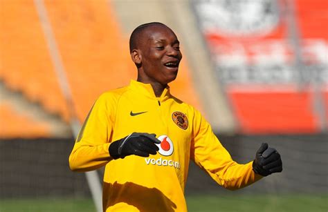 Dstv premiership log leaders mamelodi sundowns face a tricky test in the form. Billiat looking forward to working with new Kaizer Chiefs ...