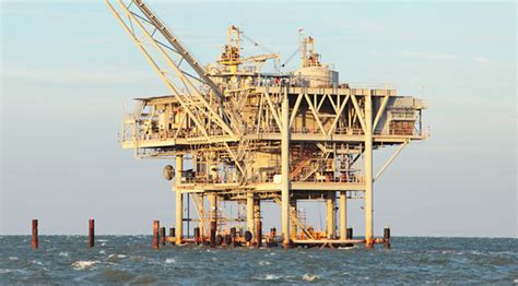 Louisiana Oil Rig Explosion Injures Several On Lake Pontchartrain