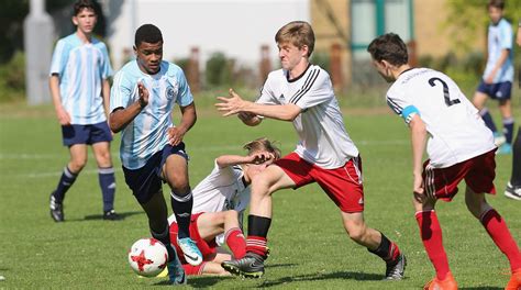Dfb what are you doing to that poor man. U 16-Junioren :: Männer-Nationalmannschaften ...