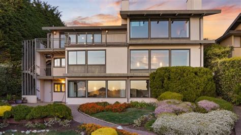 Betty Whites Carmel Residence Ranked Second Among Celebrity Home Sales