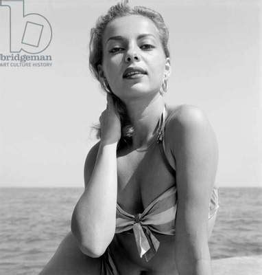 Hot Sexy Maria Fiore Bikini Pics