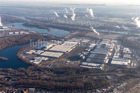 Luftbild Wörth am Rhein Werksgelände der Daimler Truck AG Wörth im