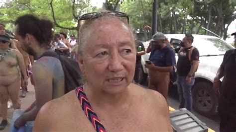 Marcha Nudista En La Ciudad Mexicana De Guadalajara En Defensa De La Desnudez