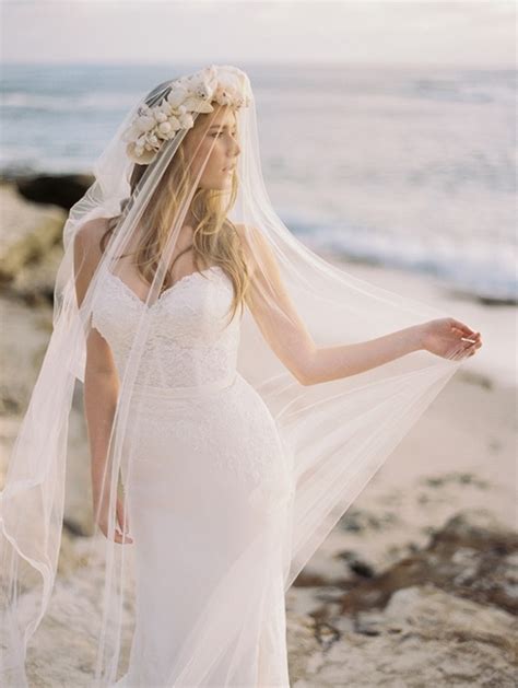 The Perfect Wedding Dress For A Beach Bride Hey Wedding Lady