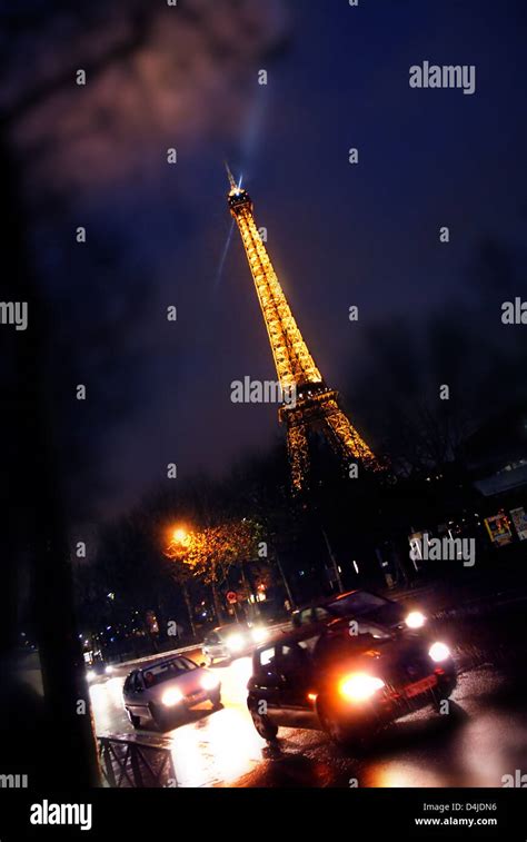 The Eiffel Tower On A Rainy Night Stock Photo Alamy