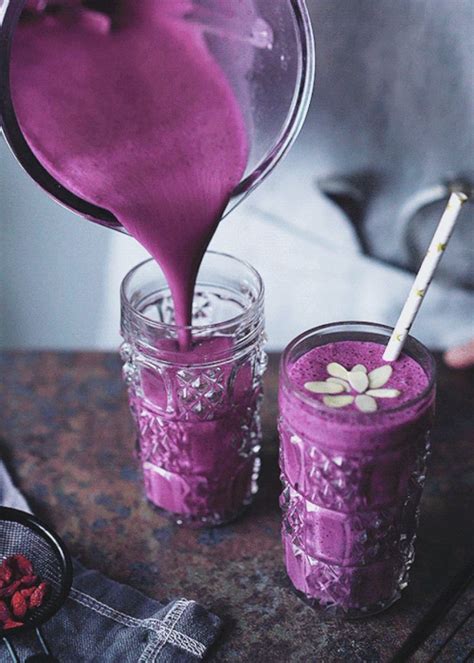 28 mouth watering food cinemagraphs that will make you hungry ultralinx blueberries smoothie