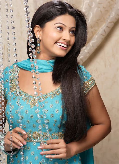 Tamil Actress Sneha Hot Gallery